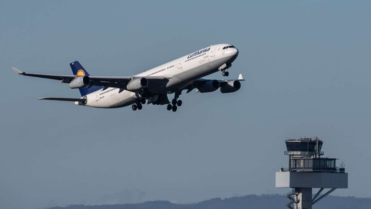  Bereits vor der großen Omikron-Welle hat Lufthansa Probleme, für ihre Flüge genug Personal bereitzustellen. Ob die aktuelle Krankheitswelle bei den Piloten etwas mit Corona zu tun hat, bleibt aber unklar. 