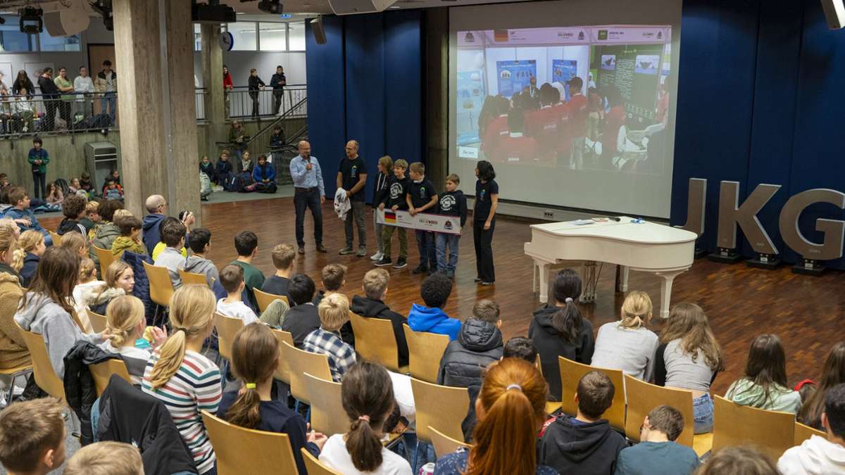 Leonberger Erfolg bei Roboter-Olympiade: Mit dem  Recycling-Hafen zum Erfolg