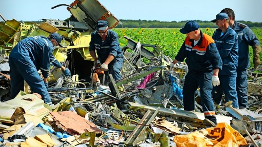 Flugzeugabsturz in der Ostukraine: Krieg um die Deutungshoheit