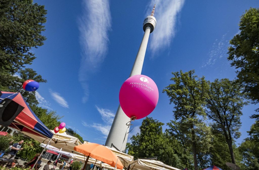 Wir öffnen Horizonte – Jetzt, wo die Stuttgarter ihren geliebten Fernsehturm wiederhaben, gilt der Werbeslogan der R&V-Versicherungen erst recht für das Wahrzeichen der Landeshauptstadt.