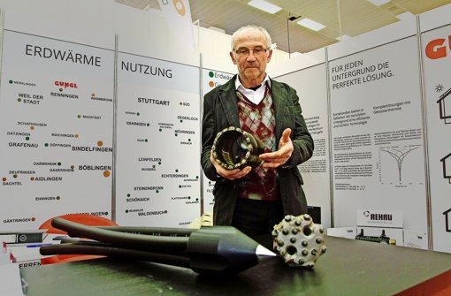 Der Firmenchef Erwin Gungl führte Anfang des Jahres 2014  auf einer Energiemesse in Sindelfingen noch seine Bohrgeräte vor. Foto: factum/Archiv