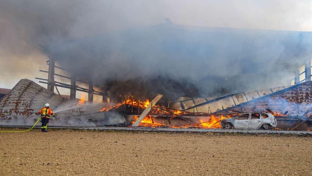 Schaden in Millionenhöhe: Brand auf Hofgut Sinsheim gelöscht