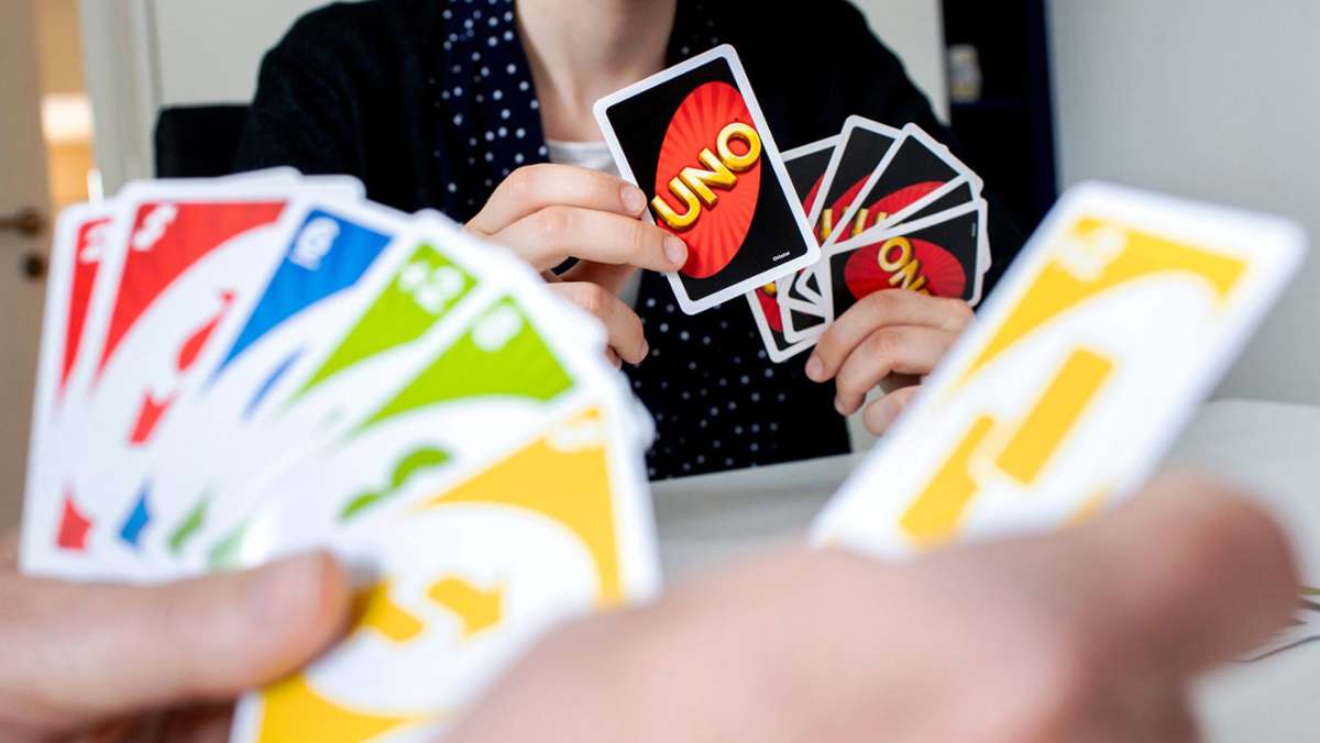  Das Kartenspiel Uno wird 50 – und spaltet kartenspielende Familien. 