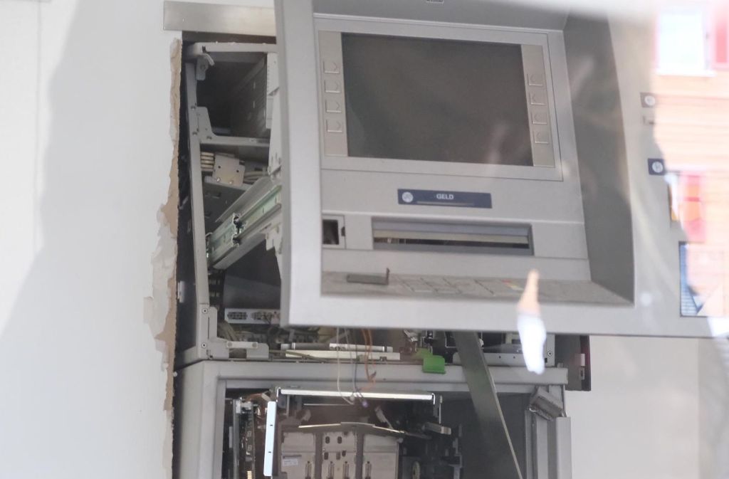 Nicht nur der Automat wurde durch die Sprengung zerstört.