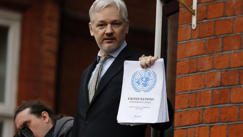  Wenige Stunden nachdem die schwedische Staatsanwaltschaft bekanntgegeben hat, dass sie die Ermittlungen gegen den Wikileaks-Gründer Julian Assange einstellen werde, meldete sich dieser nun auf Twitter zu Wort. 