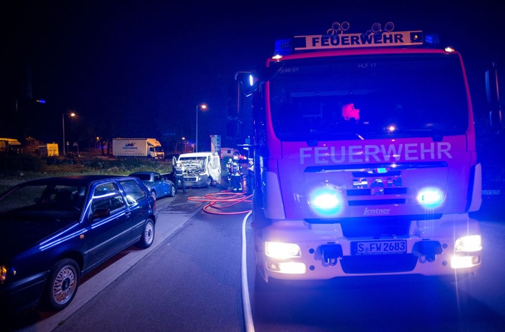 Die Feuerwehr rückte in der Nacht in Bad Cannstatt aus.
