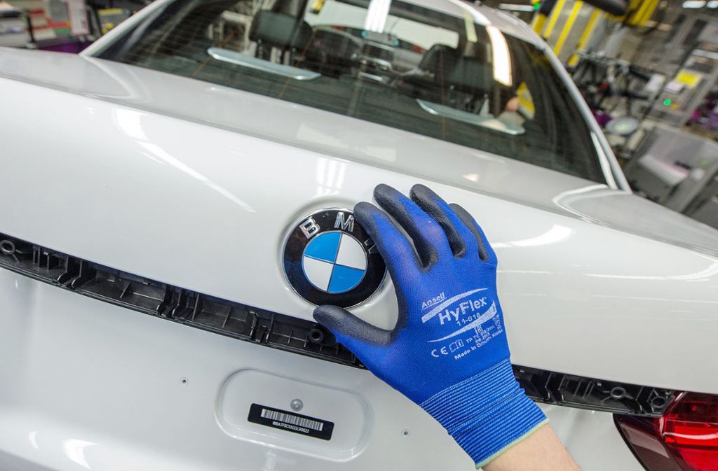 Bei BMW erhält ein Facharbeiter im Metall-Tarif 8509,50 Euro plus 945,50 Euro in die betriebliche Altersvorsorge.