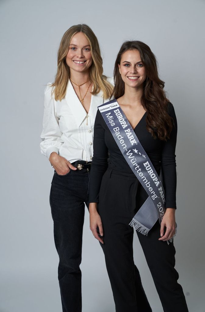 Berneis (links) als amtierende Miss Germany und ihre Nachfolgerin als Miss Baden-Württemberg, Jessica Bisceglia, im Dezember 2019.