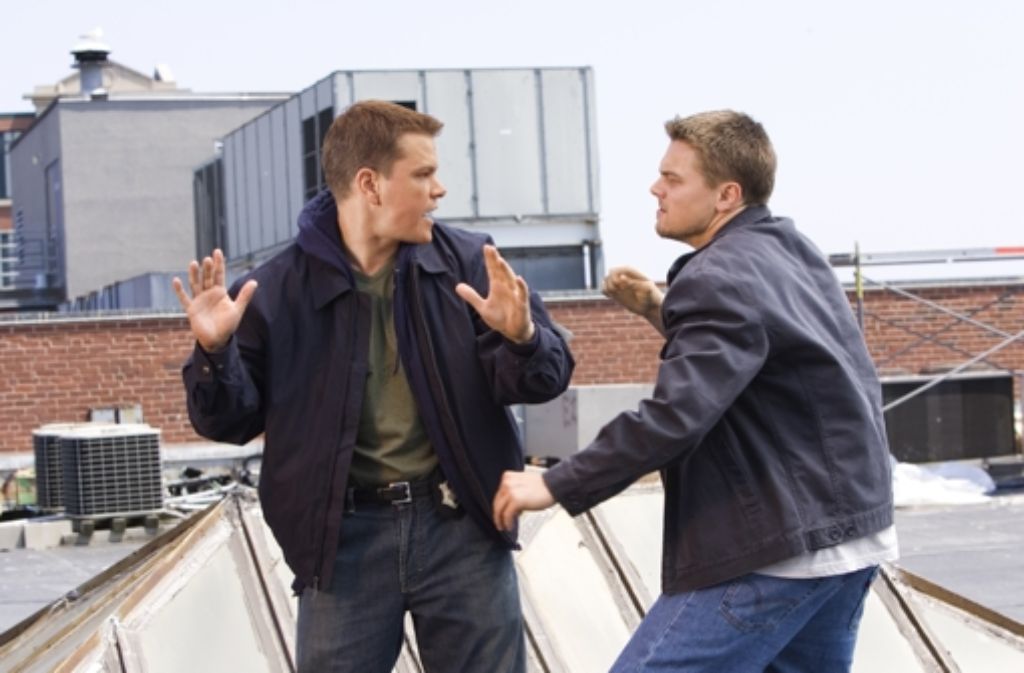 Im Thriller „Departed – unter Feinden“ (2006) von Martin Scorsese spielt er an der Seite von Leonardo DiCaprio (rechts) einen „Maulwurf“ bei der Polizei.