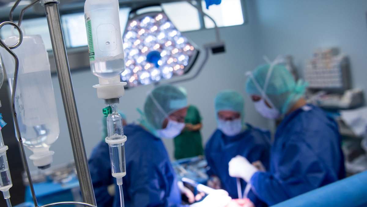 Gesundheitswesen: Kassenärzte fordern drastische Reduzierung von Klinik-Operationen