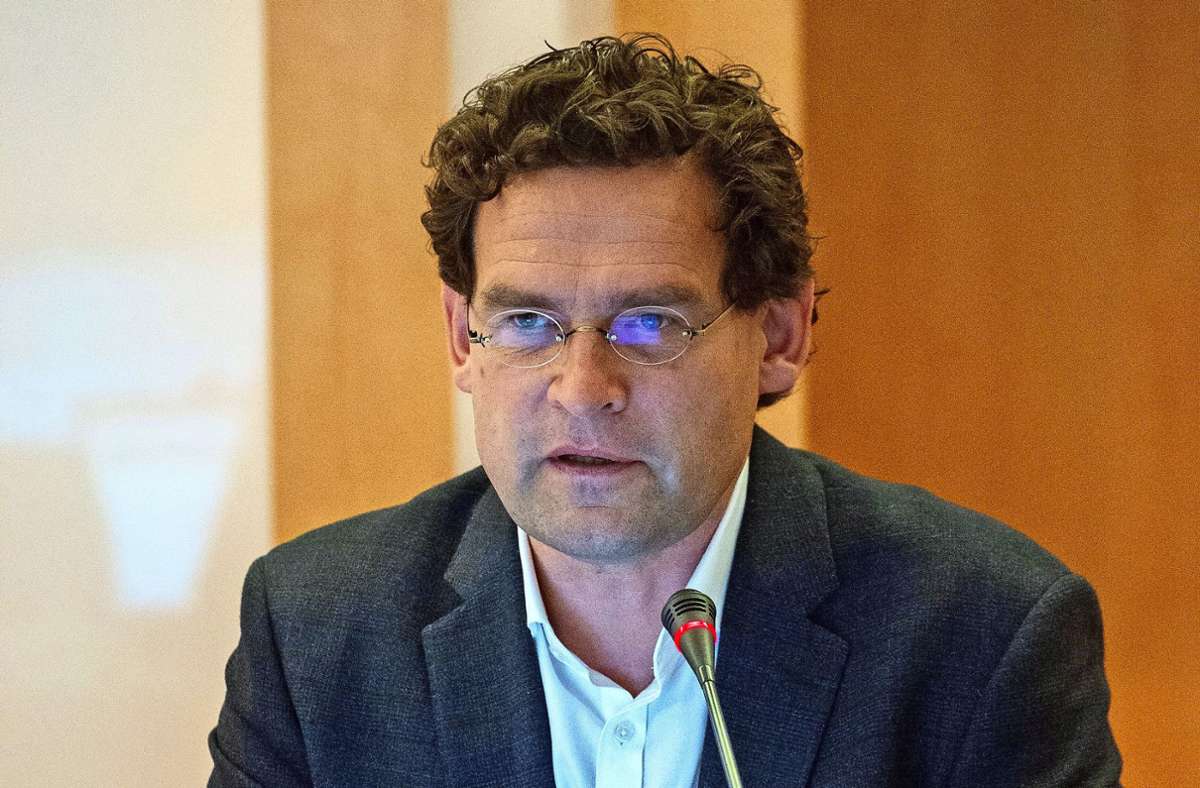 Jan Steffen Jürgensen, Leiter des Stuttgarter Klinikums, plädiert dafür, dass sich mehr Menschen gegen das Coronavirus impfen lassen. (Archivbild) Foto: Leif Piechowski/Leif-Hendrik Piechowski