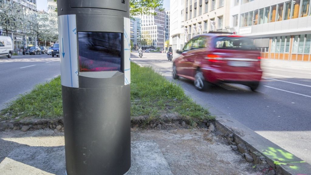  Die seit Ende Mai auf der Theodor-Heuss-Straße scharf geschalteten Tempo-30-Blitzer haben schon einige Tausend Mal ausgelöst. 88 Autofahrer müssen mit Fahrverboten rechnen. 