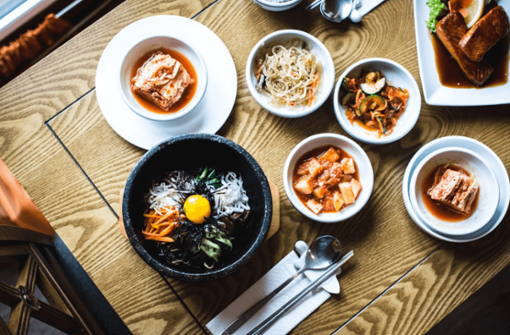 Ihr wollte koreanisch essen im Kessel? Kein Problem! Wir wissen, wo ihr euch Kimchi, Bibimbap und Mandus in Stuttgart schmecken lassen könnt.