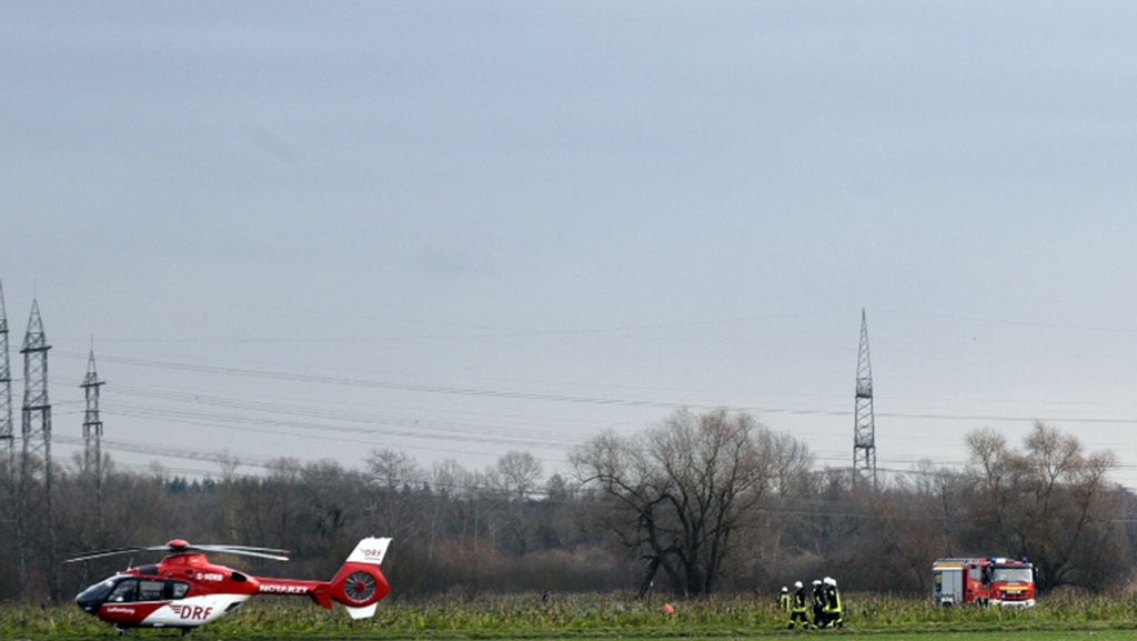  Bei den Toten des Zusammenstoßes zwischen einem Sportflugzeug und einem Rettungshubschrauber handelt es sich um die Insassen der beiden Maschinen. Der Hubschrauber war wohl auf einem Trainingsflug. 