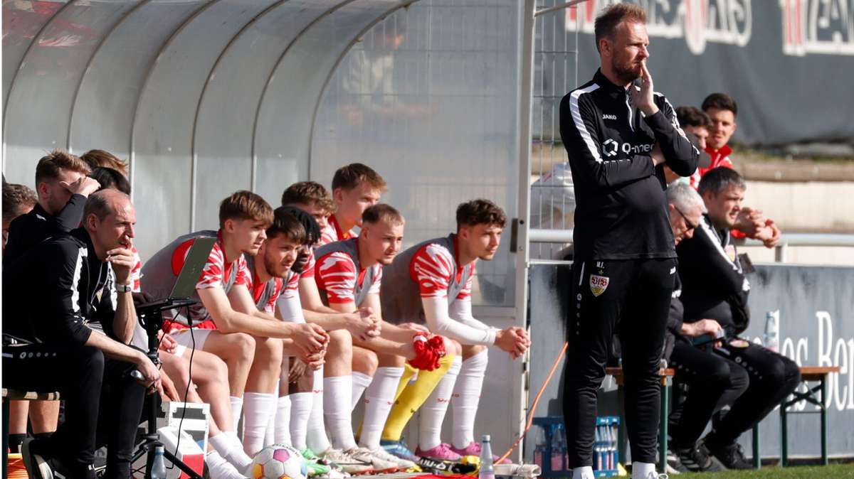 VfB-Coach Markus Fiedler konnte mit der ersten Halbzeit nicht zufrieden sein.