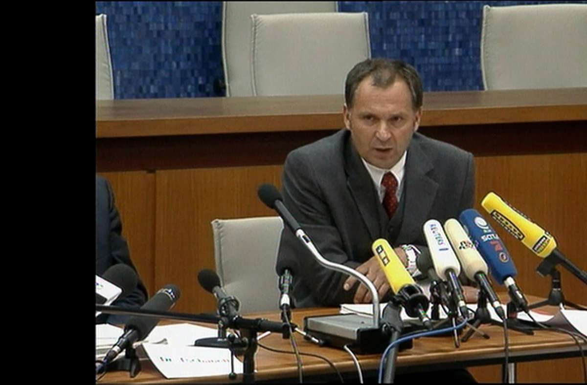 Wolfgang Geier, Leiter der Soko 2 im Fall Peggy, bei einer Pressekonferenz im Amtsgericht Hof.