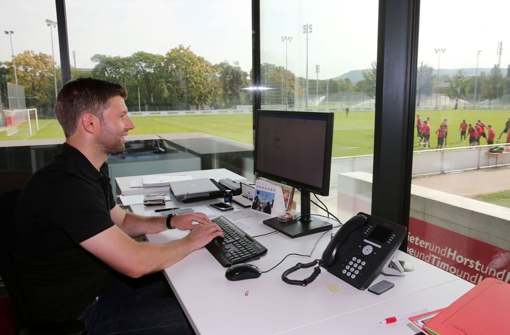 Seit Februar 2018 ist er als Direktor des Nachwuchsleistungszentrums beim VfB Stuttgart tätig. Seinen vorübergehenden Karrierehöhepunkt auf Funktionärsebene erfuhr Thomas Hitzlsperger indes am 12. Februar 2019.