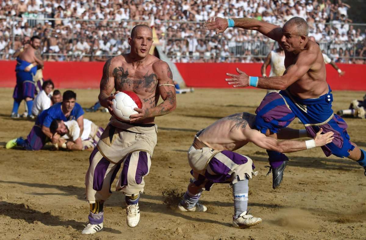 Die Mischung aus Fußball und Rugby entstand vermutlich im 15. Jahrhundert