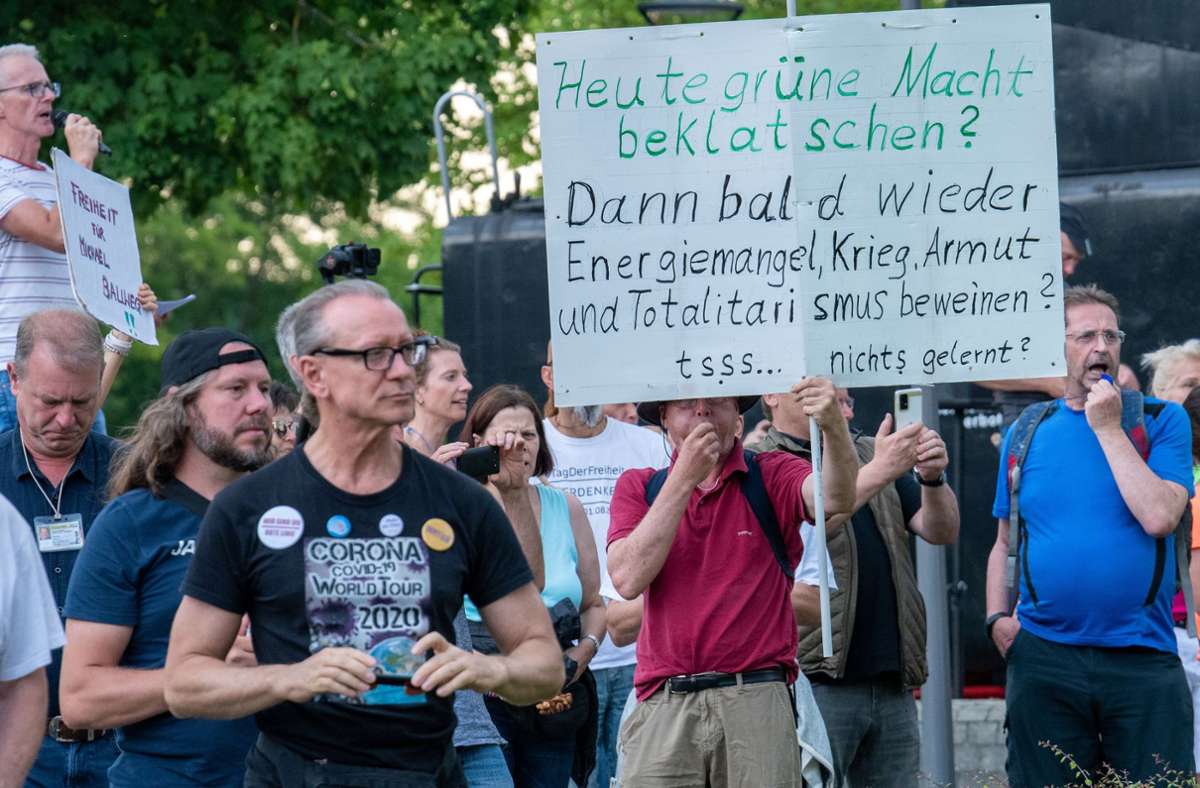 Kretschmann-Empfang-in-Aalen-150-Gegner-der-Corona-Politik-demonstrieren-lautstark