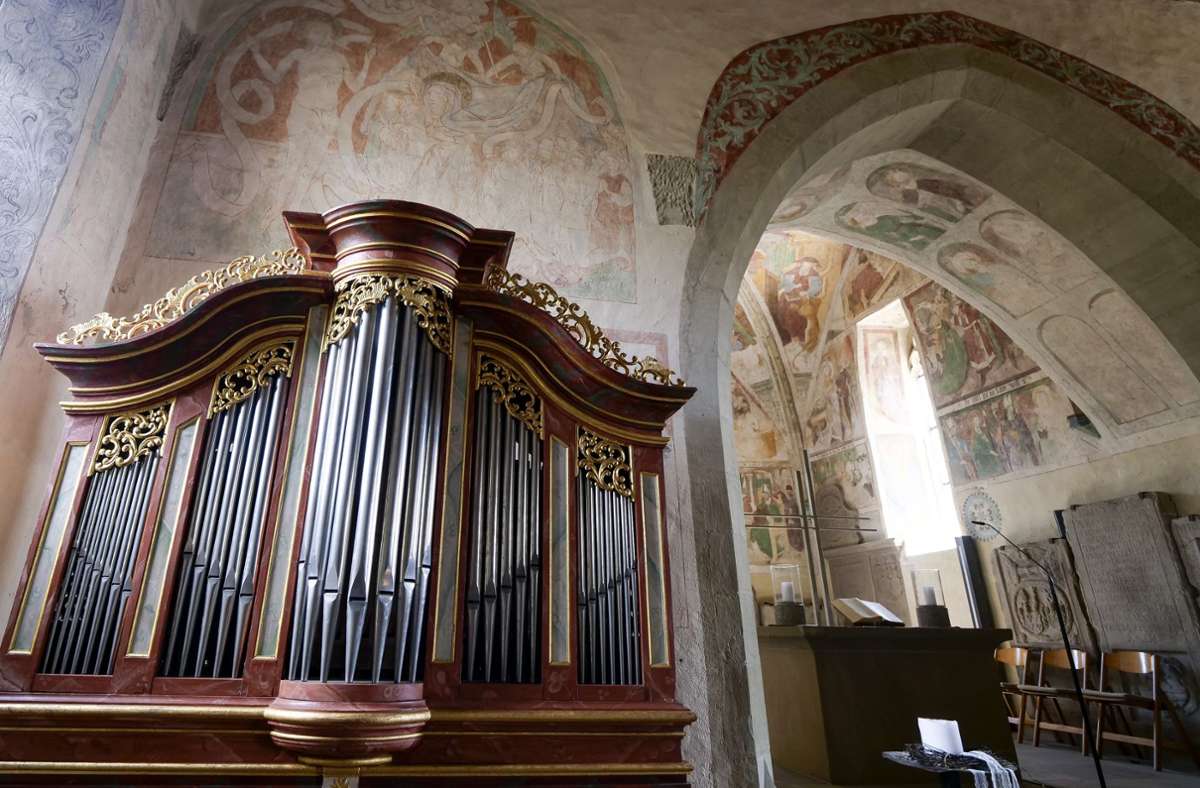 Die Orgel wurde im Jahr 1800 erbaut und stammt ursprünglich aus Hofen.