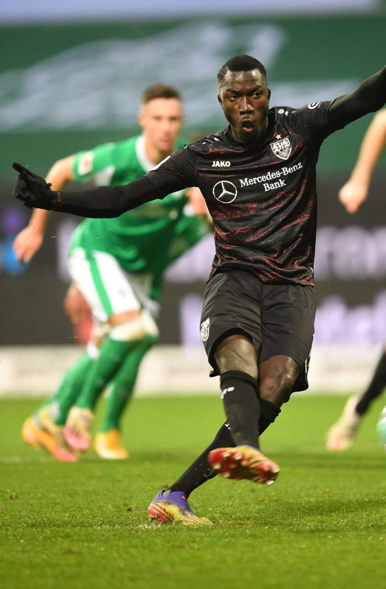 Silas Wamangituka erzielt in der 31. Minute die Führung für den VfB.