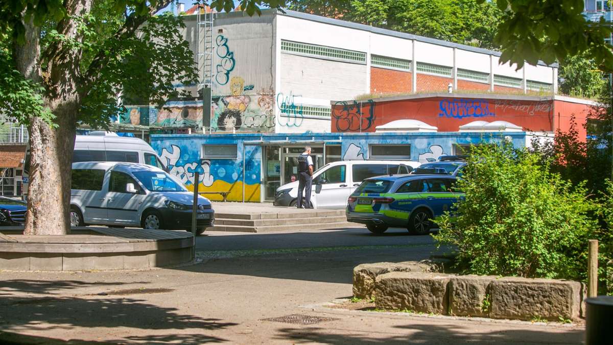 Messerangriff in Esslinger Grundschule: Kriminalpolizei ermittelt weiter auf Hochtouren