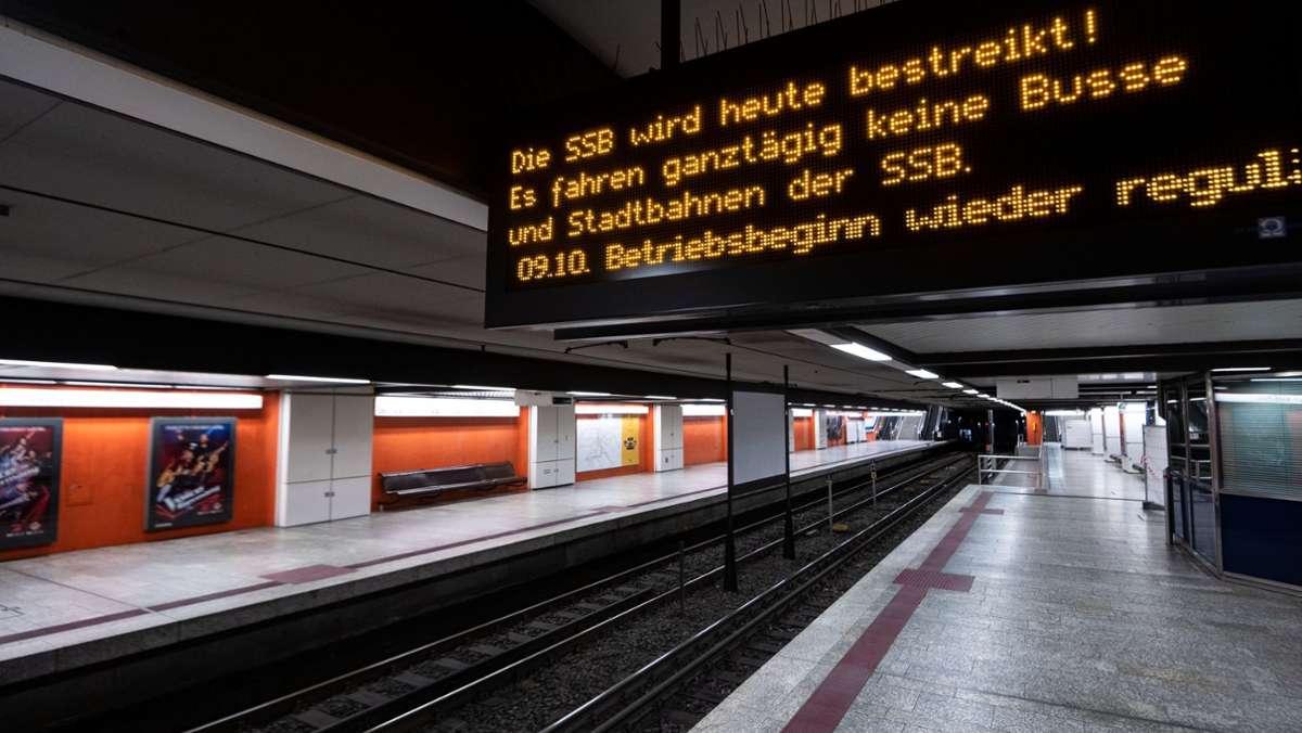  Am Donnerstag gab es in Stuttgart erneut einen Streik im öffentlichen Nahverkehr. Oberbürgermeister Fritz Kuhn äußerte sich am Freitag dazu und kritisierte das Vorgehen angesichts der angespannten Corona-Situation. 