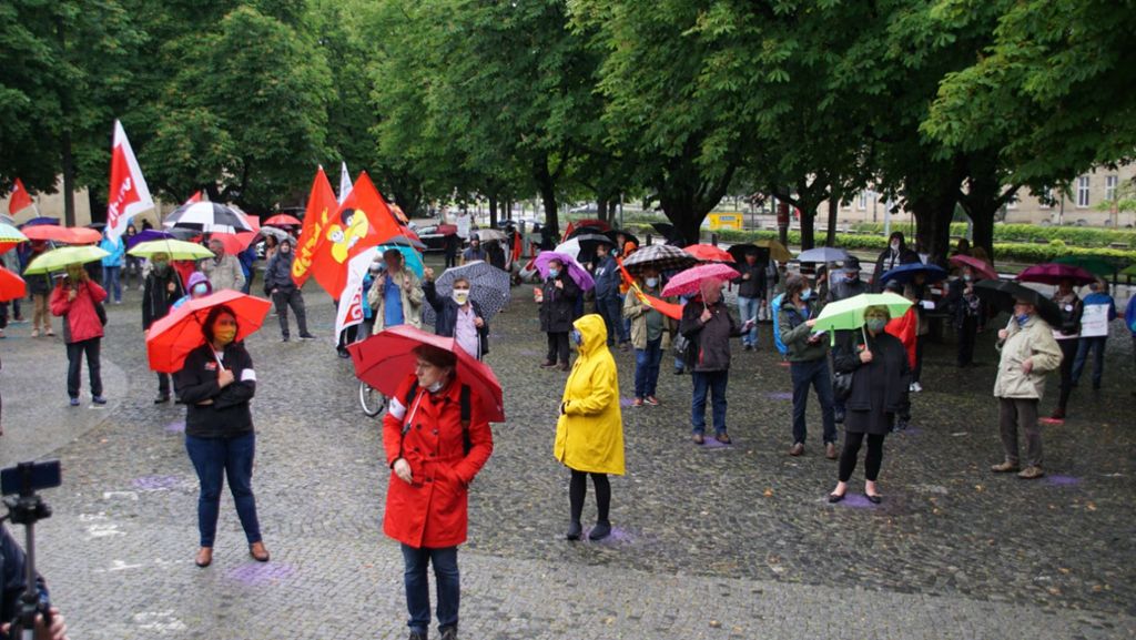 DGB-Demo in Stuttgart: Gewerkschaftler stellen sich gegen rechts