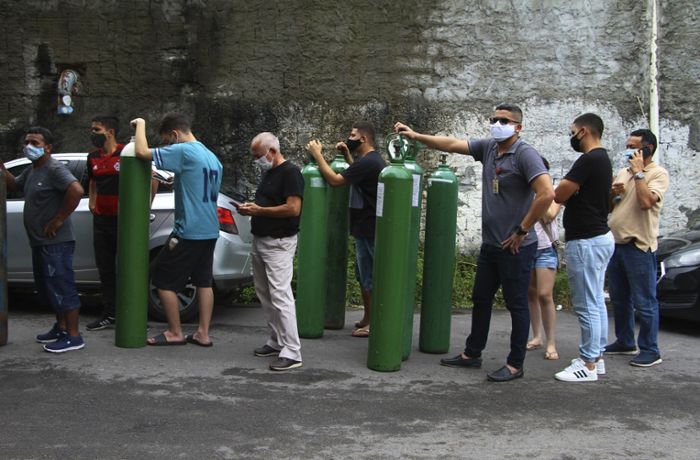 Sauerstoff-Lieferung aus Venezuela trifft  in  Manaus ein