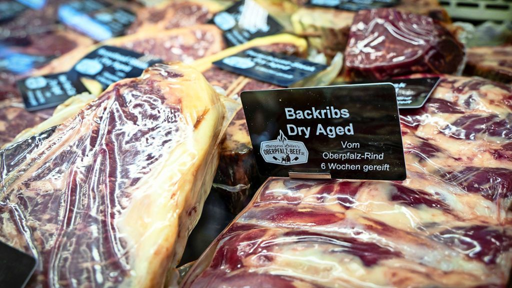  Der Fleischkonsum der Deutschen steht in der Kritik, nicht nur Umweltschützer drängen auf Veränderungen. Auf der Sindelfinger Grill-Messe sieht man, wohin sich der Markt entwickeln könnte. Manche sprechen vom Fleischessen als Event. 