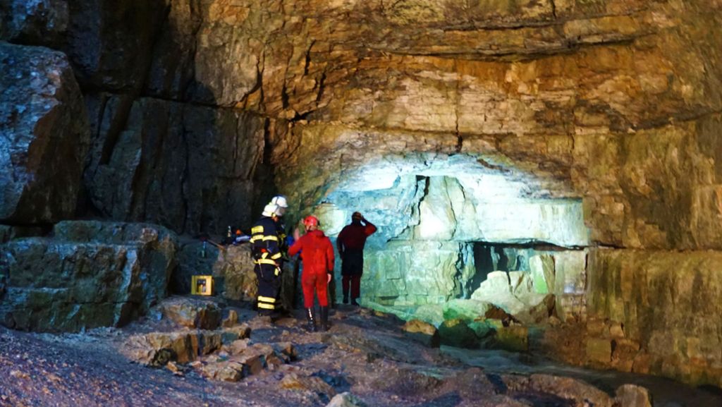 Falkensteiner Höhle bei Grabenstetten: Rettungsversuch der Eingeschlossenen läuft