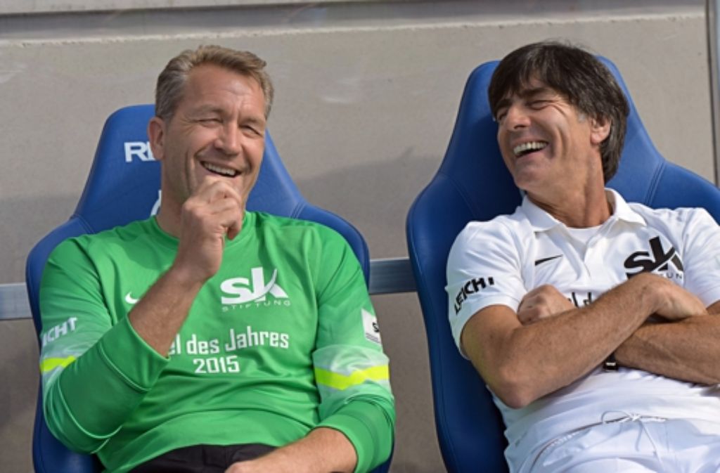 Gute Stimmung bei Torwarttrainer Andreas Köpke (l.) und Bundestrainer Joachim Löw.