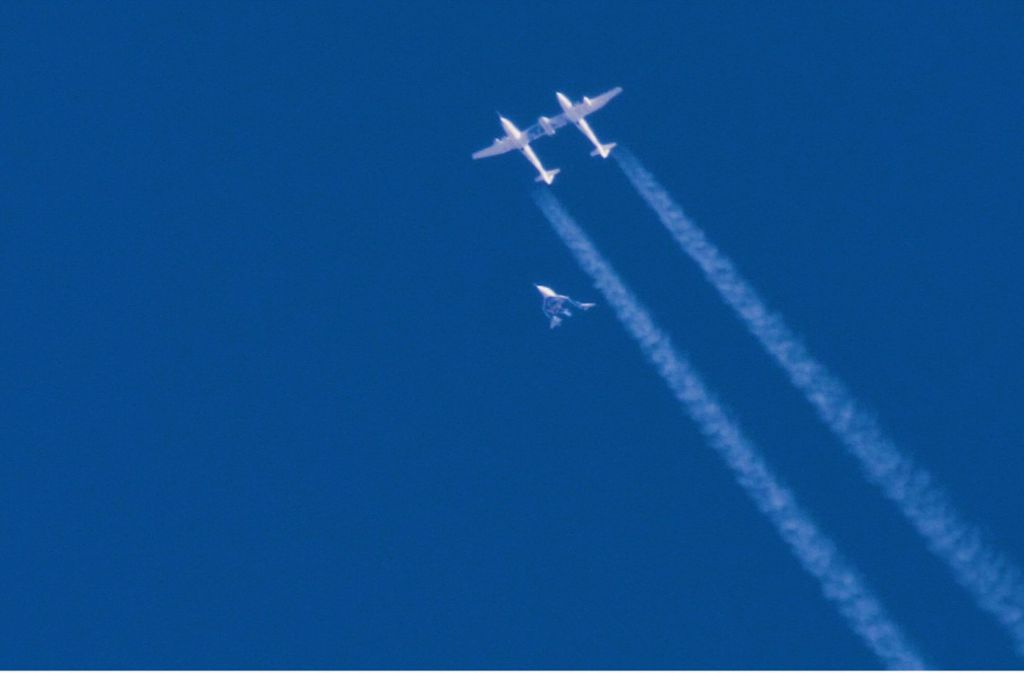 In diesem von Virgin Galactic zur Verfügung gestellten Foto vom 11. Januar 2018 wird die VSS Unity aus dem Flugzeug WhiteKnightTwo während eines Gleitversuchs von SpaceShipTwo freigegeben.