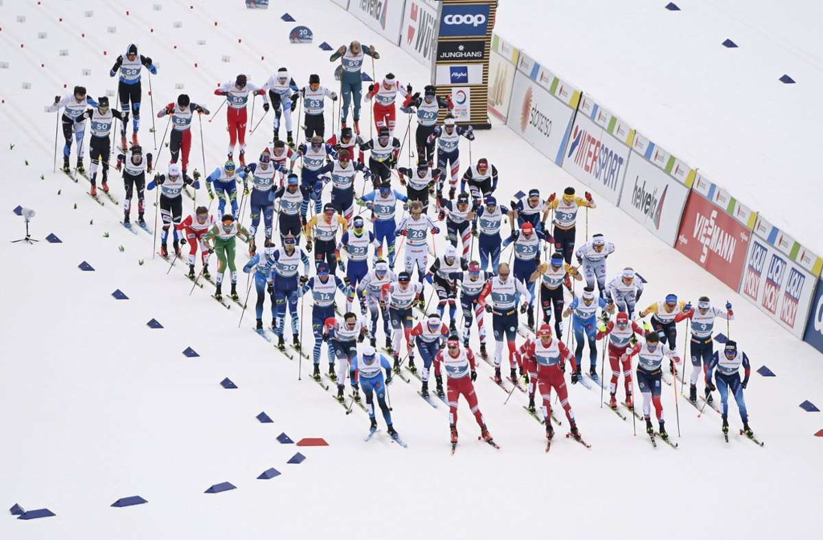„Keine Chance ohne Schanze“ – so könnte das Fazit bei der Nordischen Ski-WM in Oberstdorf lauten. Während die Langläufer häufig selbst in den Top 10 vergeblich gesucht wurden, war in der Kombination auf Eric Frenzel und Fabian Rießle Verlass. Für die Krönung des Nordischen WM-Winters sorgten jedoch die deutschen Skispringer. Angeführt von Karl Geiger räumten die DSV-Adler richtig ab.
