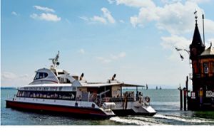 Bei der Ausfahrt aus dem Konstanzer Hafen hat der Katamaran noch Vorfahrt. Wenn er auf offener See Vollgas gibt, muss er Segelbooten ausweichen. Foto: dpa