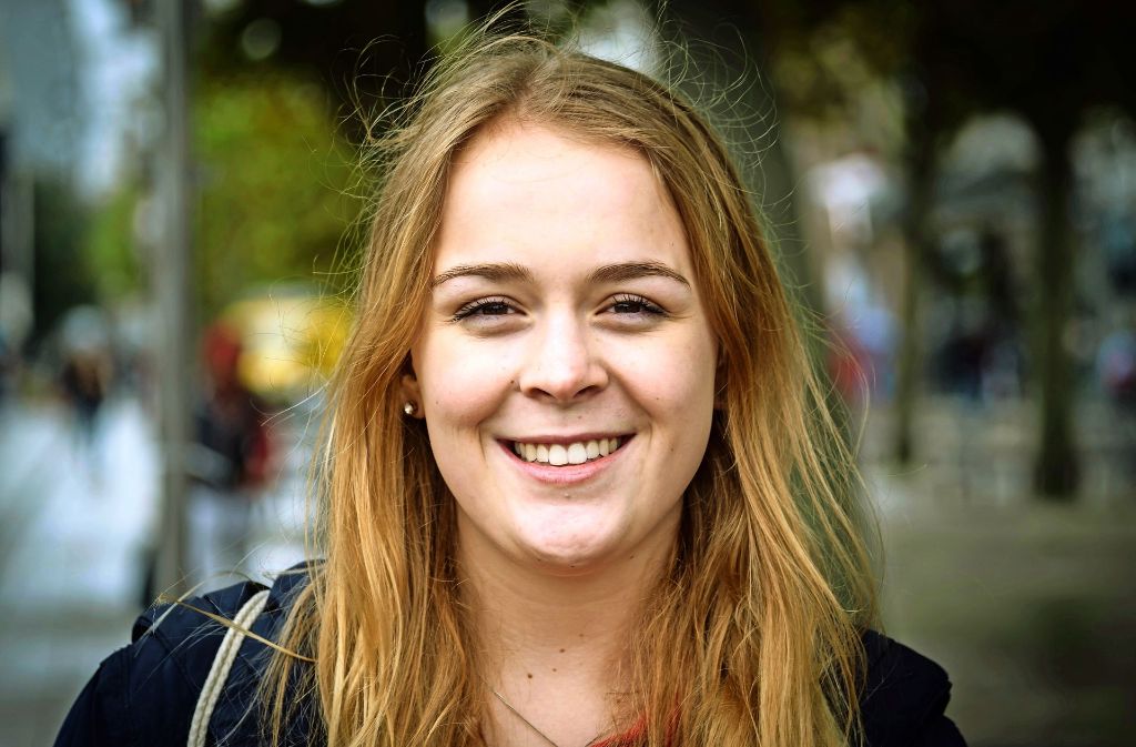 Nina Müller (19, Praktikantin in Echterdingen): „Als angehende Studentin ist für mich vor allem die Bildungspolitik entscheidend. Zum Beispiel die Studiengebühren, oder die Bafög-Regelungen. Bildung ist zwar Ländersache. Ich finde, der Bund darf da aber auch eine Meinung zu haben.“