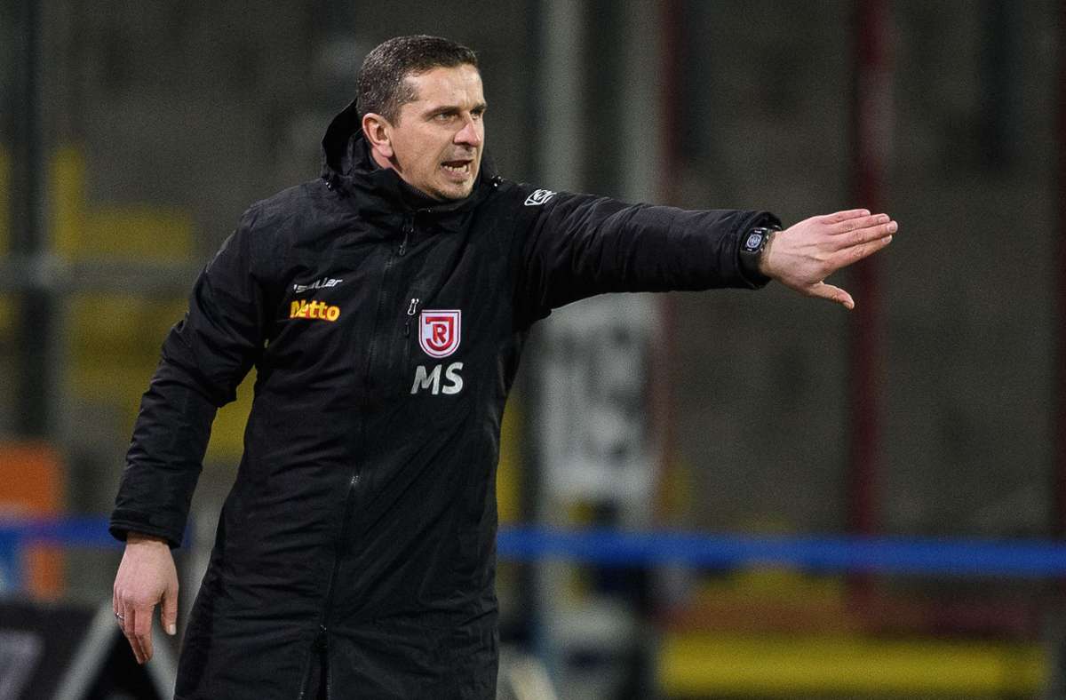 Seit Juli 2019 gibt Mersad Selimbegovic beim SSV Jahn Regensburg die Richtung vor. Der 39-Jährige steht bis 2023 unter Vertrag.