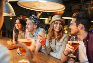 Ab wann darf man Alkohol trinken? – Die wichtigsten Regeln im Überblick