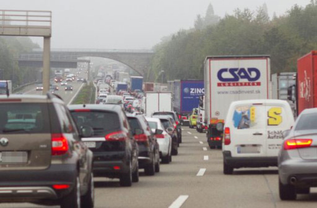 Nach einem Unfall bei Stuttgart-Zuffenhausen mussten Autofahrer am Mittwochmorgen Geduld haben.