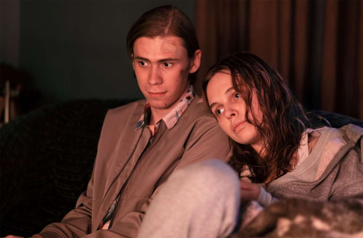 Owen Teague as Harold Lauder and Odessa Young as Frannie Goldsmith in “The Stand”.