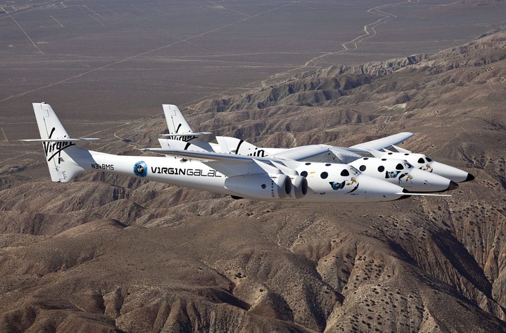 Das Raumschiff SpaceShipTwo fliegt über die Mojave-Wüste (Archivfoto).