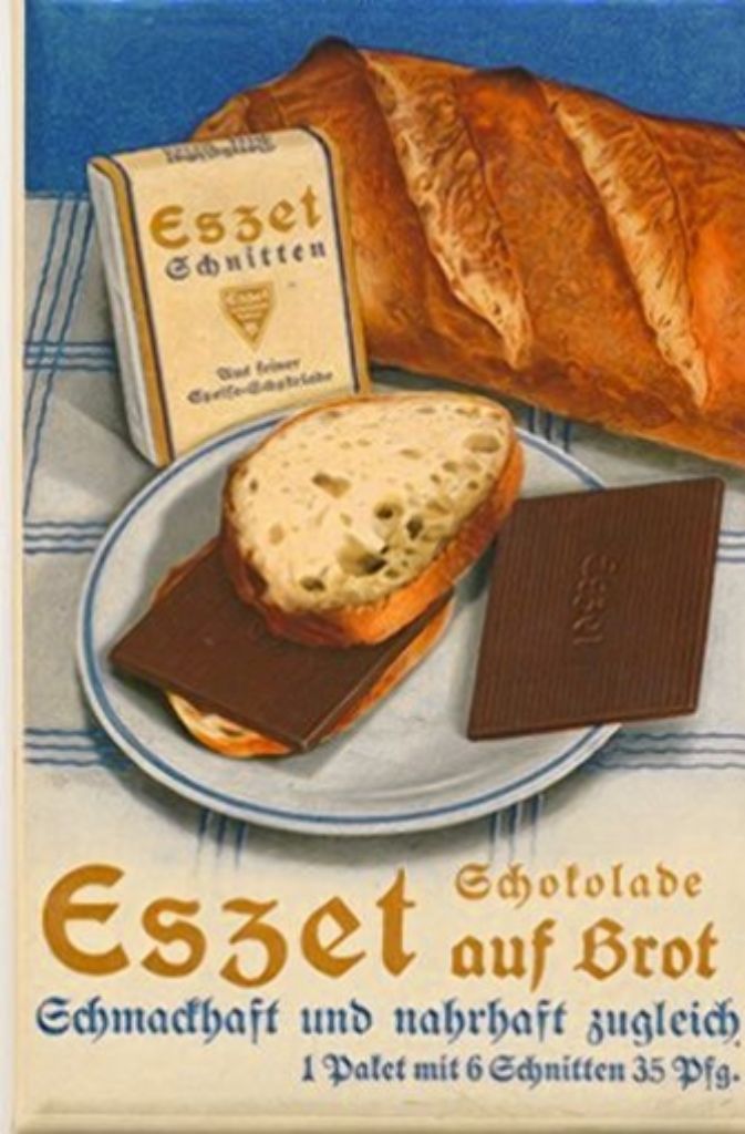 Ihr bekanntestes Produkt, die Eszet-Schnitte, wurde 1933 auf den Markt gebracht: Mit dem knackig-schokoladigen Brotbelag hat Eszet den Durchbruch geschafft. Bis heute kennt jedes Kind die Schokolade fürs Brot.