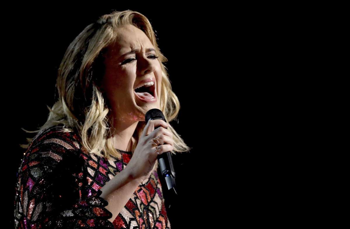 Adele singt 2017 bei der Verleihung der 59. Grammy Awards in Los Angeles
