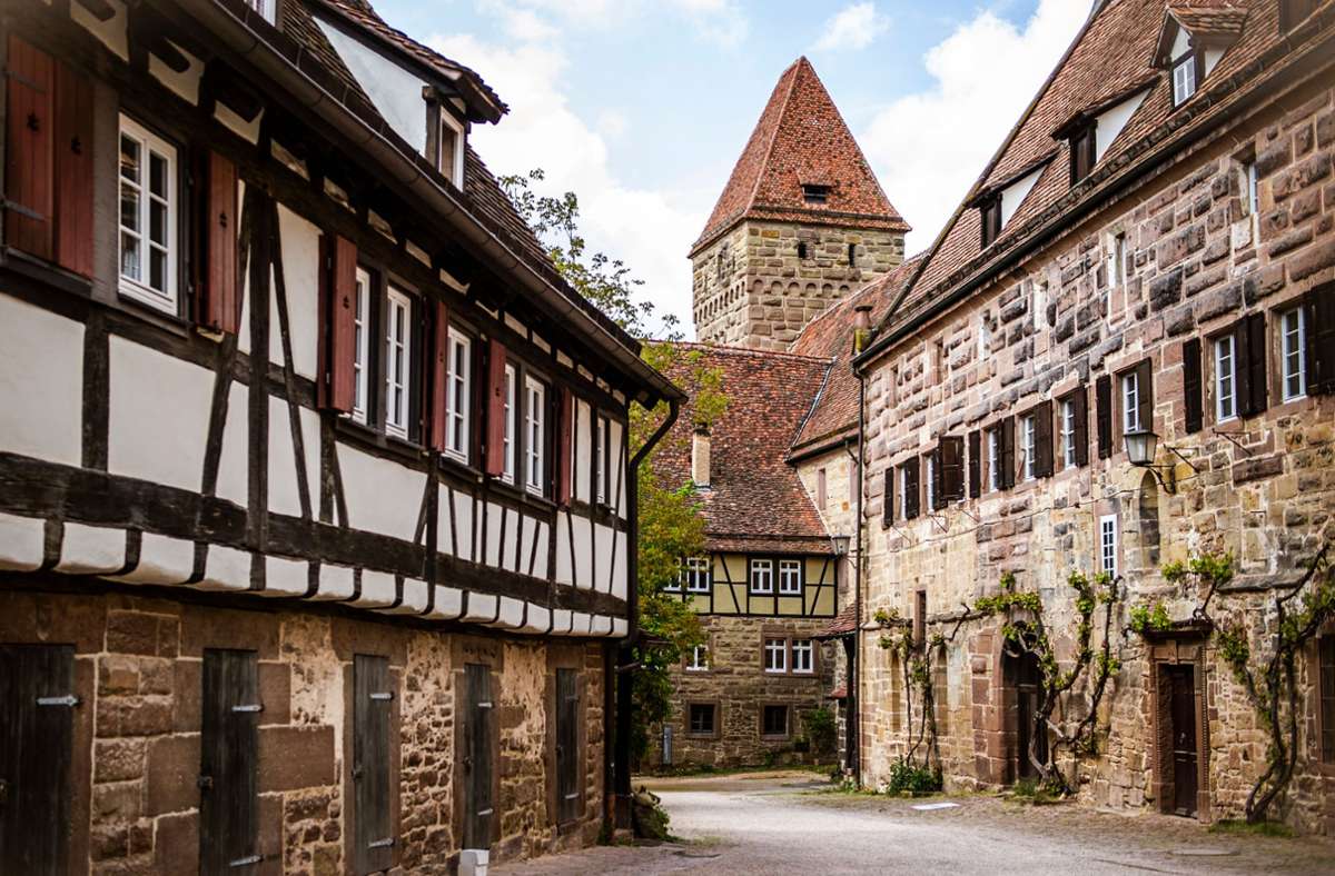 In eineinhalb Stunden ist das Kloster Maulbronn von Esslingen zu erreichen.