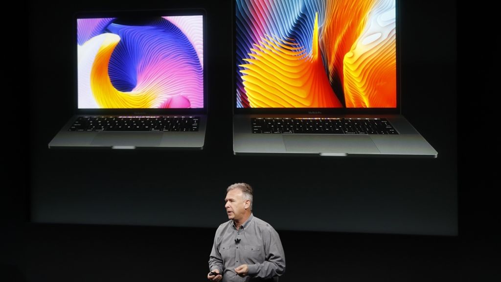  Wer sich eines der neuen MacBook-Pro-Modelle von Apple kaufen möchte, muss dafür tief in die Tasche greifen. In Anbetracht der wenigen Innovationen und der extremen Preisunterschiede in den unterschiedlichen Ländern haben die meisten Internetnutzer dafür wenig Verständnis. 