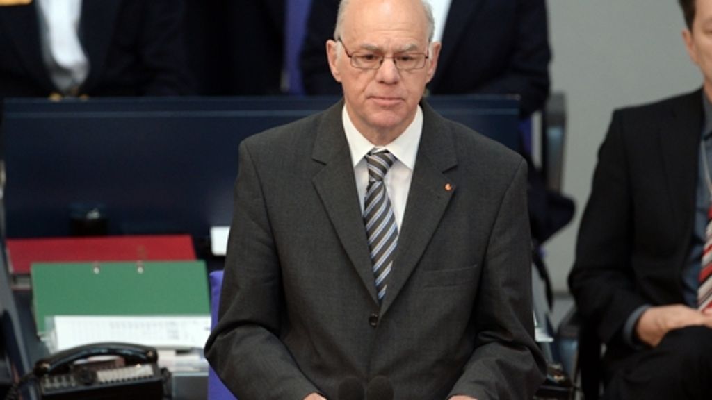 Griechenland im Bundestag: Holt Lammert Abgeordnete aus den Ferien?