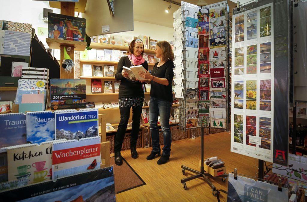 Wanderte als erstes ins Internet ab: der Buchhandlung. Aber bei Colibri in Schönaich haben Renate Schmid und Karin Marmulla-Knoblauch ein Gegenrezept.