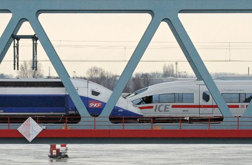 Siemens baut den ICE, Alstom den TGV – künftig sollen beide aus ein- und demselben Konzern kommen. Foto: dpa