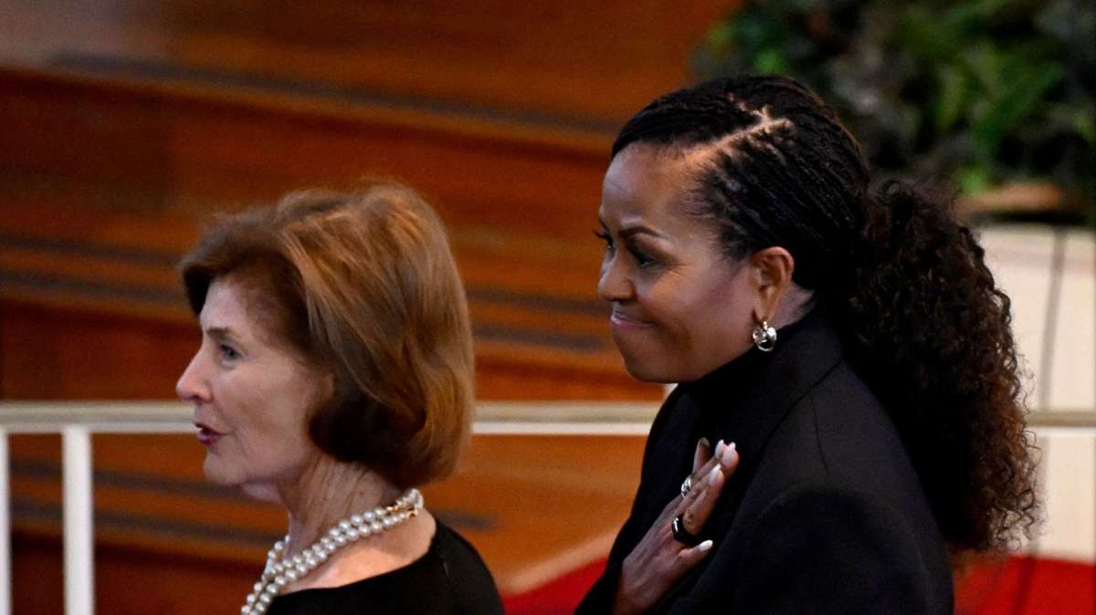 ... und ihre Vorgängerinnen Laura Bush (links) und Michelle Obama.