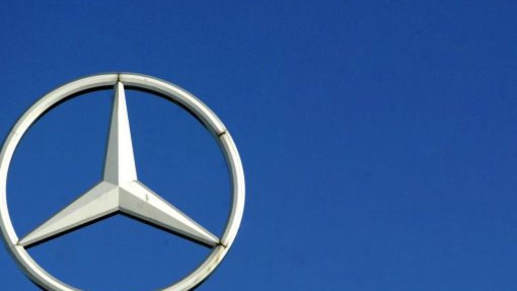  Der Autobauer Daimler hat seine verbliebenen Anteile an der Airbus-Mutter EADS verkauft und damit rund 2,2 Milliarden Euro erlöst. Der Platzierungspreis für die 61,1 Millionen Aktien lag bei 37,00 Euro je Anteilsschein. 